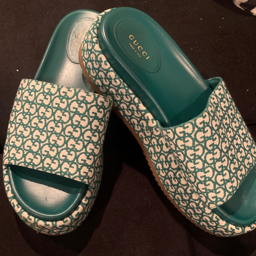Gucci Green and White Patterned Slides